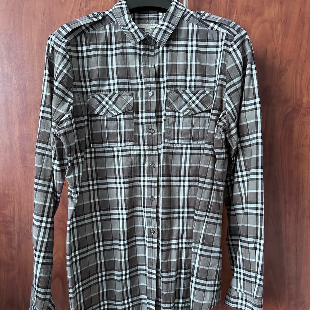 BURBERRY PLAID PRINT LONG SLEEVE BUTTON-DOWN TOP (SIZE LARGE)